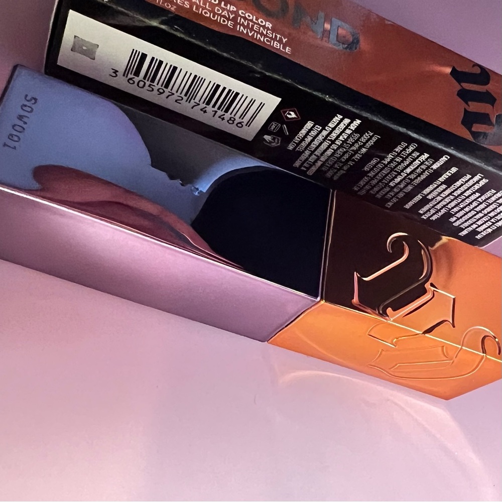 NIB Urban Decay Vice Lip Bond Liquid Lip Color Pleased - Smudge-Proof & Vegan - Picture 5 of 6